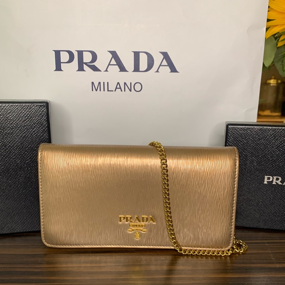 Authentic Prada Crossbody / Wallet on Chain